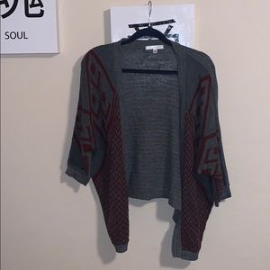 super cute gray knitted cardigan w red design